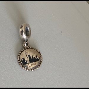 Seattle Pandora Charm ✨